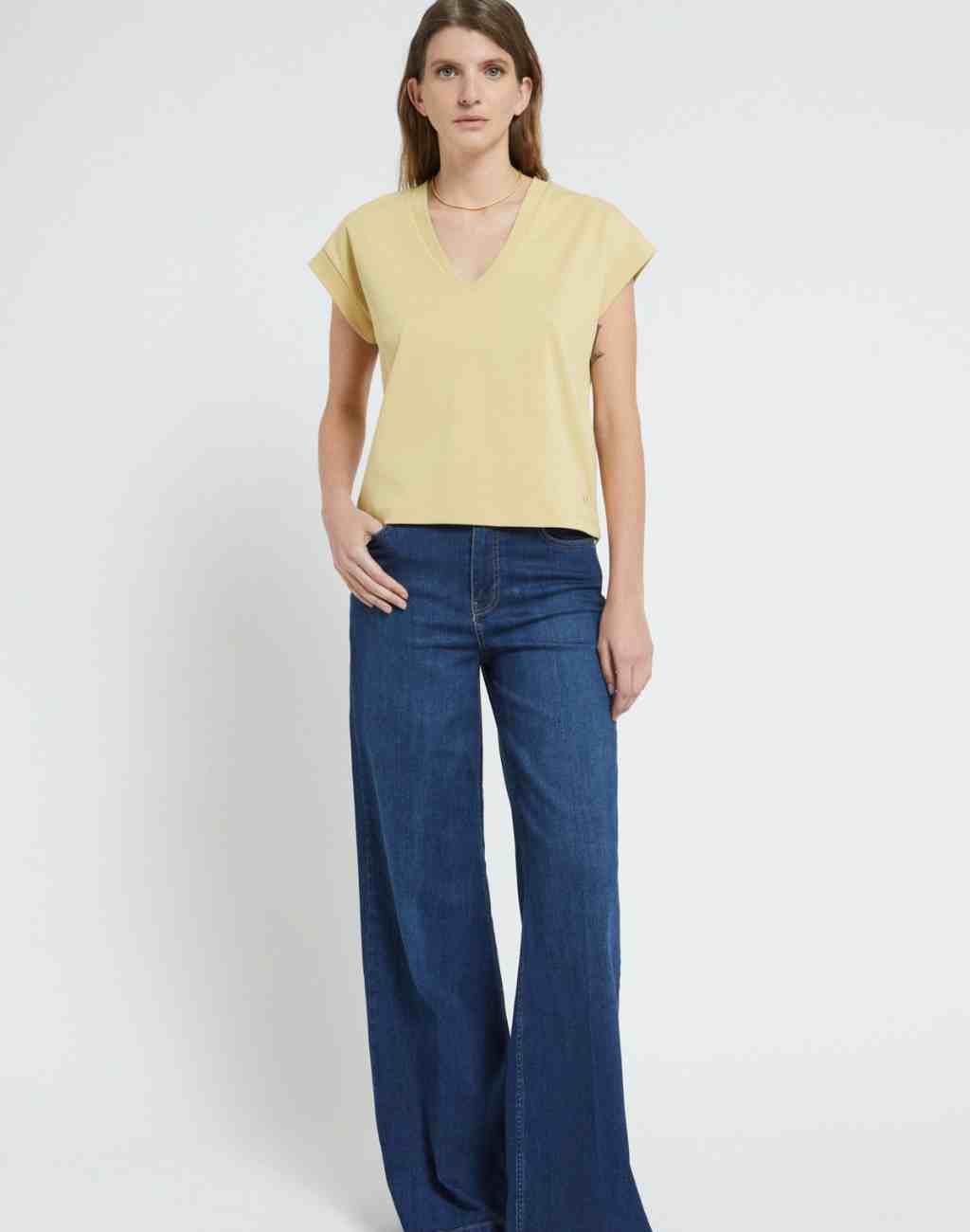 V-Neck T-shirt in White or Butter