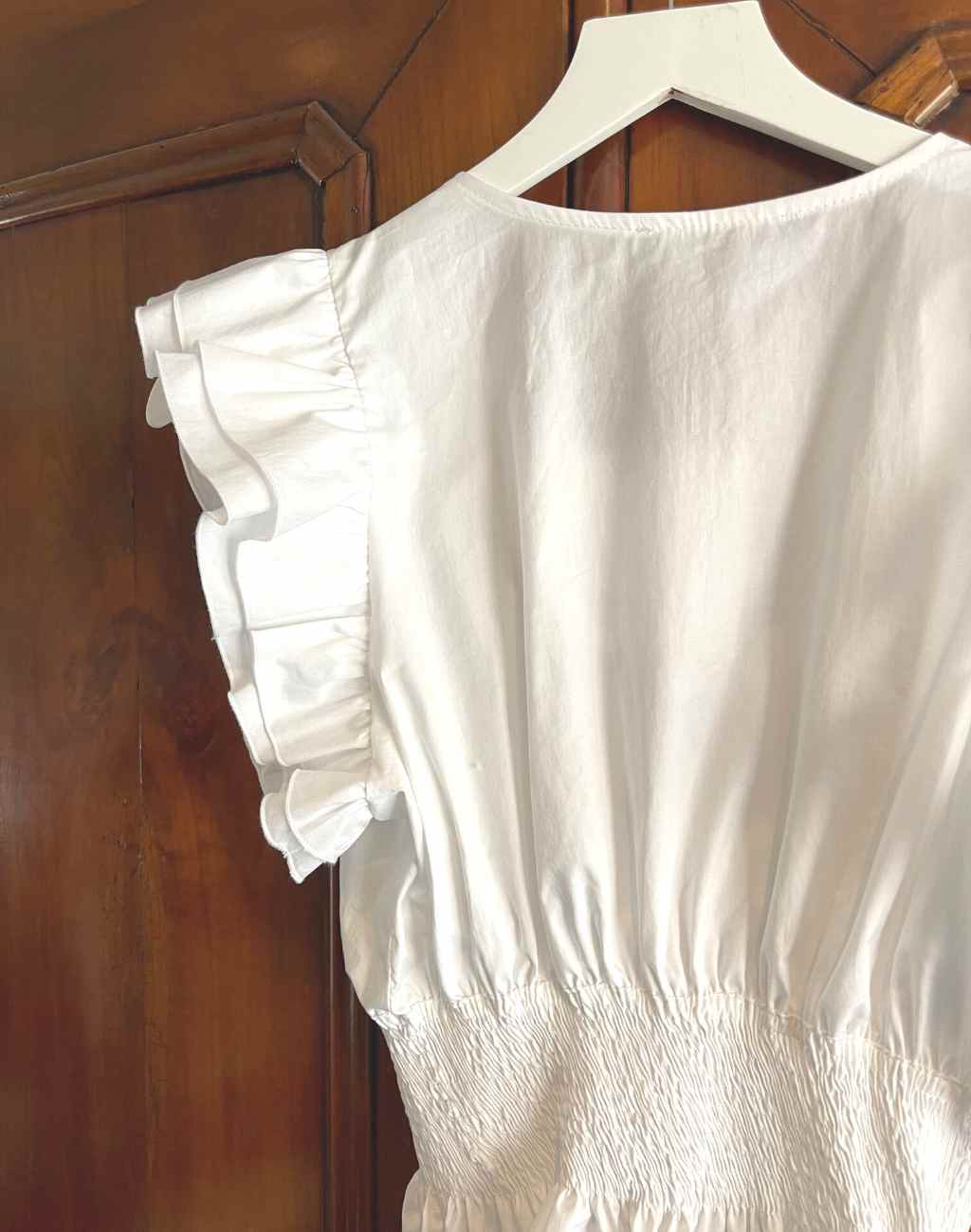 White Cathy Top with Tiered Ruffle Sleeves and Smocked Waist - Visit Nifty Monica Nera 